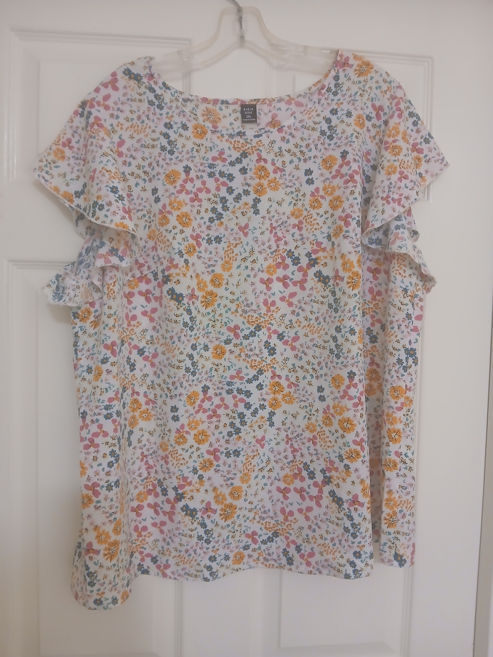 SHEIN Curve Floral Print Blouse in White, Pink & Yellow